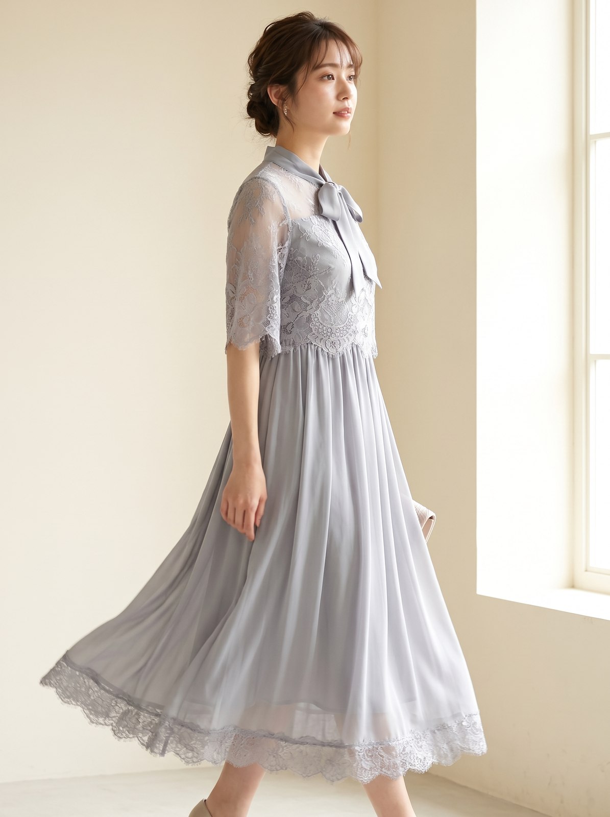 レースボレロ風 プリーツワンピース（ホワイト・グレー系・Sサイズ）| 名古屋のレンタルドレス24DRESS