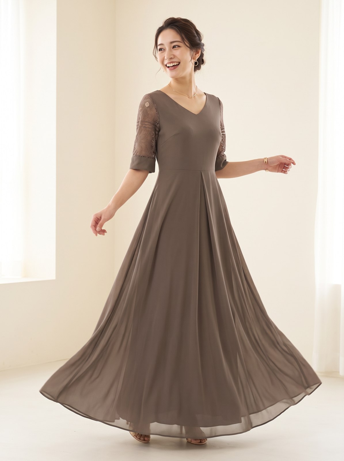 レース袖 Vネックロングワンピース（ブラウン・ベージュ系・Mサイズ）| 名古屋のレンタルドレス24DRESS