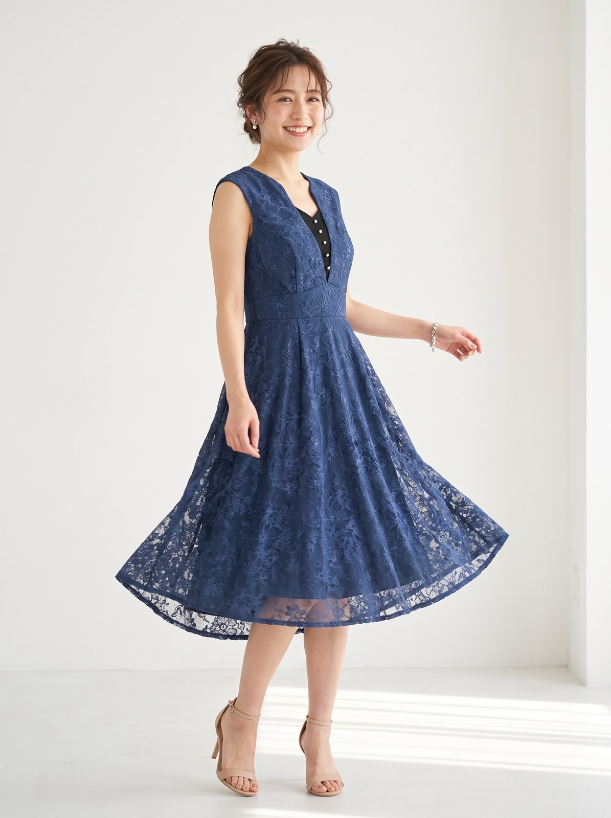 総レース Vネックパーティードレス（ネイビー・ブルー系・XSサイズ）| 名古屋のレンタルドレス24DRESS