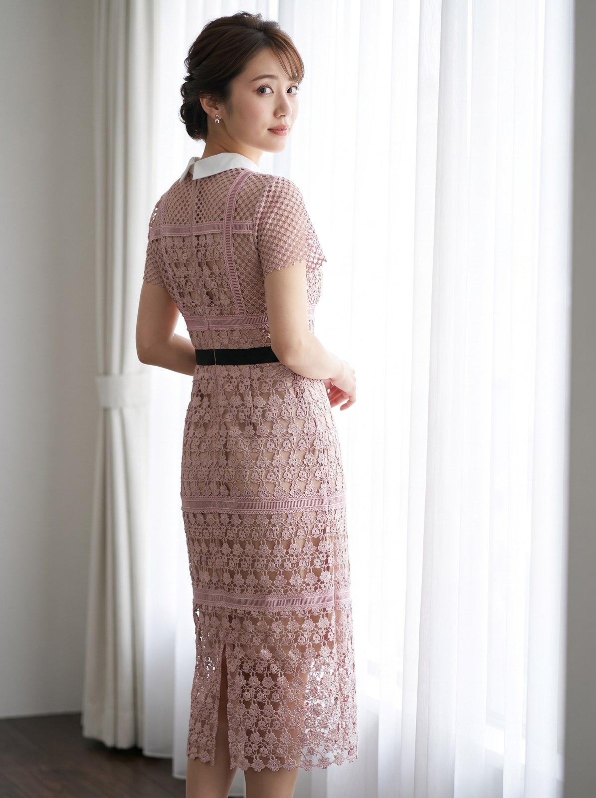 編み上げレース 襟付きパーティードレス(レッド・ピンク系・Mサイズ)| 名古屋のレンタルドレス24DRESS