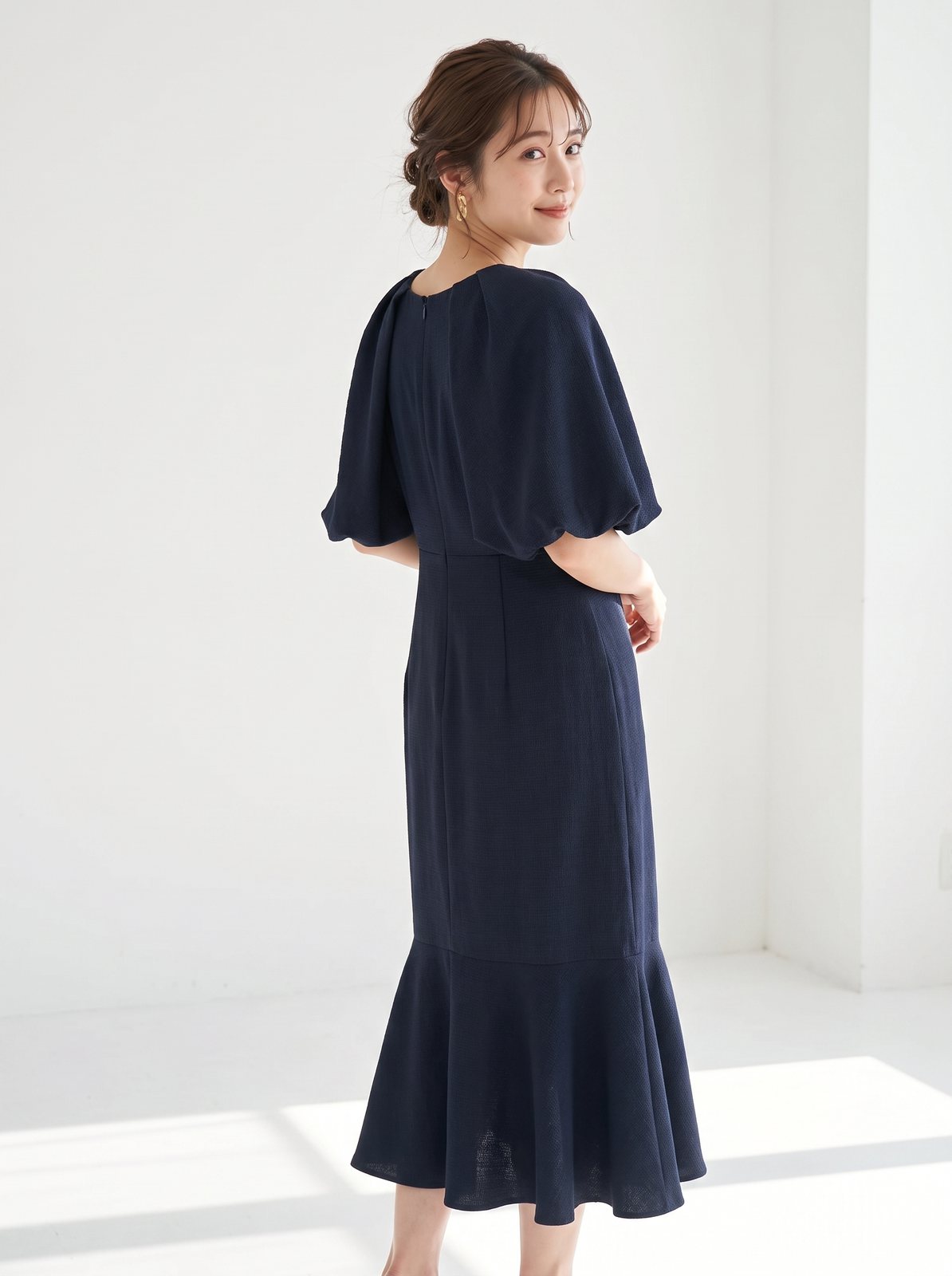 ボリュームスリーブ マーメイドドレス(ネイビー・ブルー系・Sサイズ)| 名古屋のレンタルドレス24DRESS